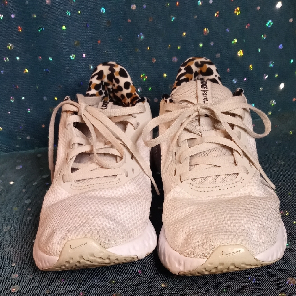 Nike Women’s White Running Shoes with Leopard Print Trim - Picture 3 of 9